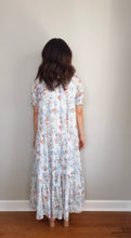 Load image into Gallery viewer, Two Left: Lisa Floral Midi Dress